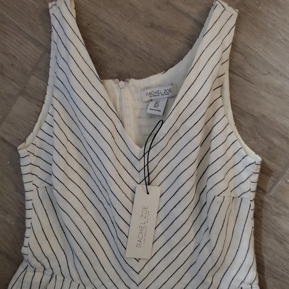 Brand new jumper / romper size 2 - Picture 2 of 4